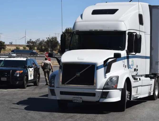 Understanding DOT Regulations for Trailers and Containers: A Comprehensive Guide 3 Semi Truck and police Diamond